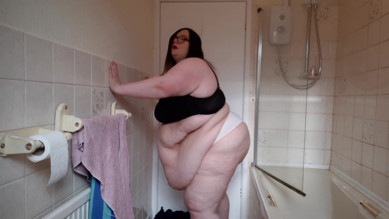 SSBBWLadyBrads: Out of breathe SSBBW belly jiggle wiggle
