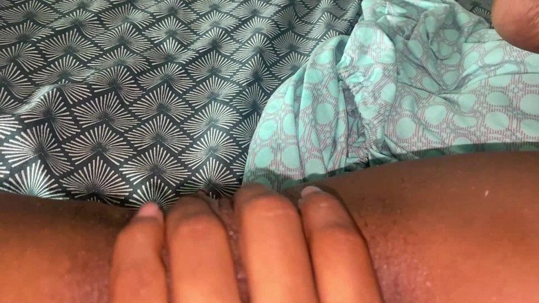 AndreaBellotiStar: Masturbação com vídeo final feliz encontrado no celular da minha...