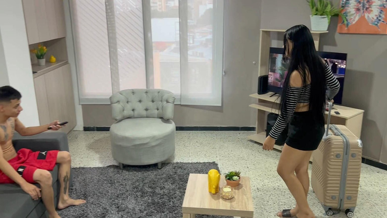 zacymaddy: Moje nevlastní sestra přijíždí ze svého letního tábora a já...