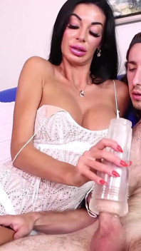 Nikita Reznikova fanteziyi kenar gerçeğe dönüştürüyor