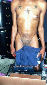 Ebony TS Freeballs і Bates