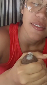 Ven aquí para poder chuparte la polla muy bien.