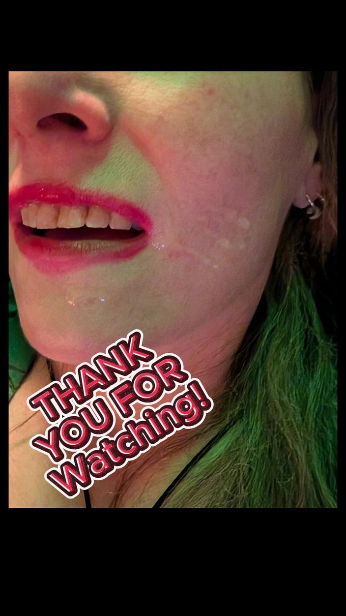 Elaras Pan: Son Premier Plug Anal La Rend Crémeuse!