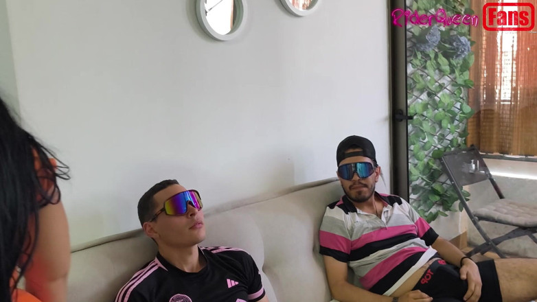 Riderqueen: Mẹ kế theesome mfm 2 con riêng - video cho người hâm...