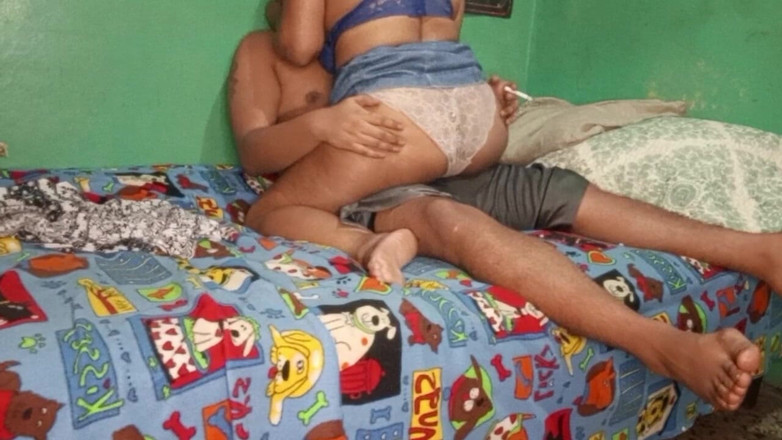 BigassMILF40: Riscalda la matrigna matura di 40 anni
