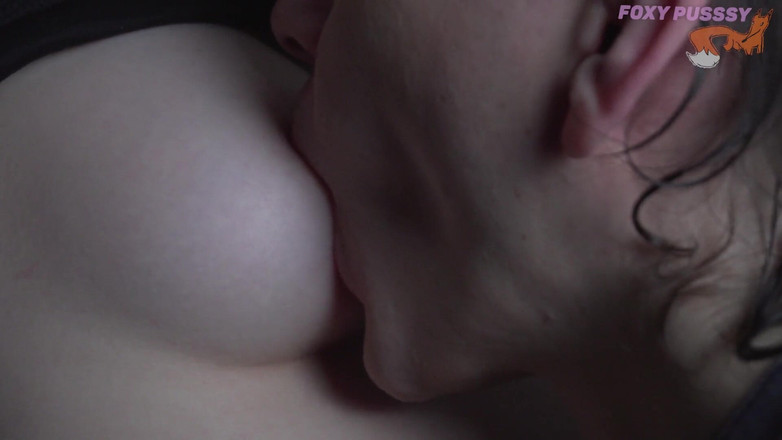 VioletPurpleFox: Succhiare capezzoli estremamente sensuali della sorellastra