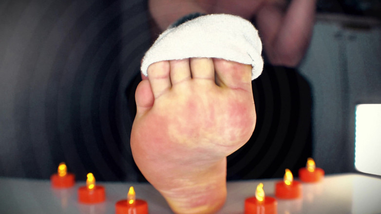 CashmasterAngel: Besessenes wesen unter meisterfüßen