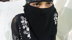 Dearshivani: Krásná muslimská nevlastní sestra byla ošukaná jejím nevlastním bratrem