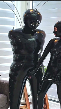 ขย่มและปฏิเสธชุดสูทเป่าลม ตอน 1 - Alex Latex