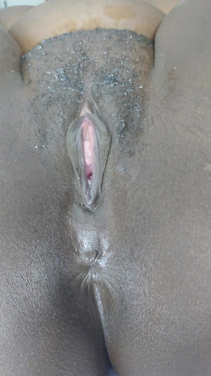 Nasty_hotbabe: Une fille excitée à grosse chatte avec une grosse chatte se...