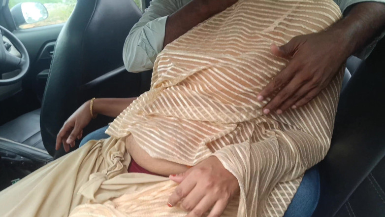 Pushpa studio: Romance en el coche con amigo de la esposa