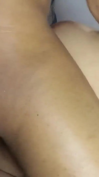 항상 자지가 필요한 큰 엉덩이