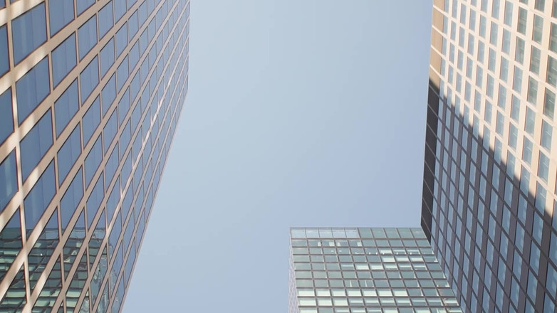 German Full Movies: MILF rubia y cachonda quiere que la follen y la...