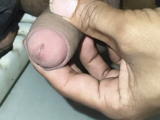 Jayramj764: Chàng trai làng chơi bên trong nhà vệ sinh