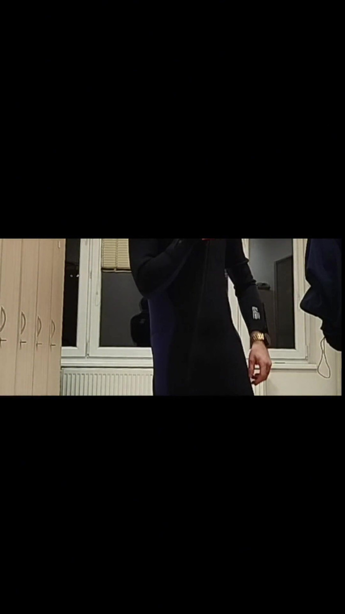 kickerscooter: Soyunma odası mastürbasyon yaparken yakalandı