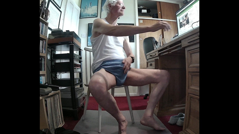 bigears: Niedriger Winkel, Strip Mit Nahaufnahme, Spermaladung Vor Webcam