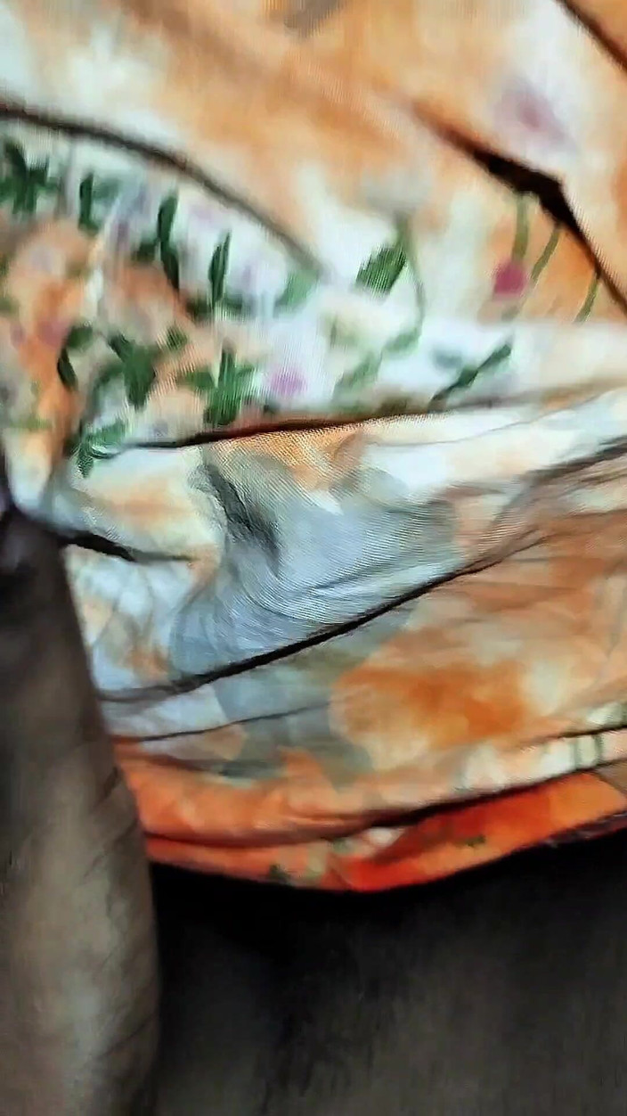 NixLeno: Сводный брат прикасается к моей симпатичной 19-летней киске, пока я не кончу