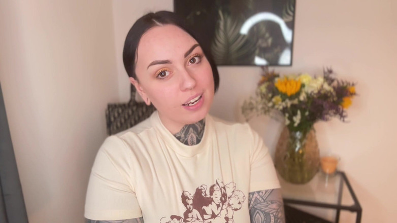 Miss Valentina: Очисти мое очко