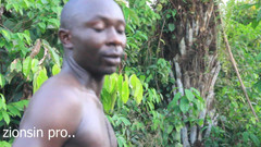 Zion: Ganz an einem tag mann von uganda, der sich mit...
