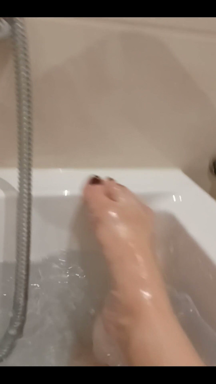 Dominatrix Miss Patricia Stark: Hari 1. Menunggu seksi sehingga saya selesai mandi dan kami bermain