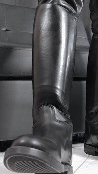 Vk - adoração de couro