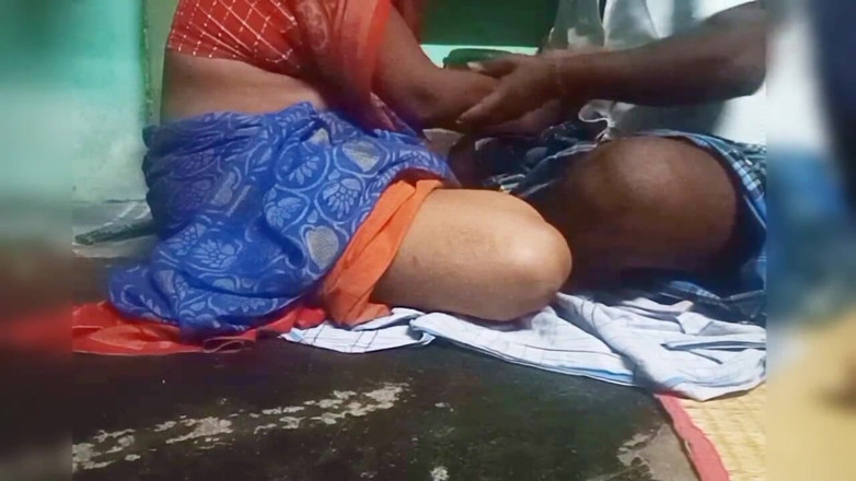 Priyanka314: Mătușă indiană mâncând pizdă în Băiatul Prieten Village, filmare făcută acasă