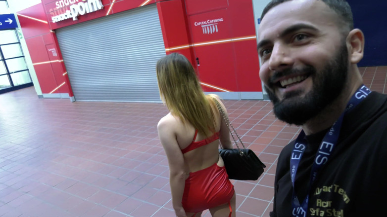 Discover 4K: Futai corect în Berlin - Maria Gail și Stefan Steel