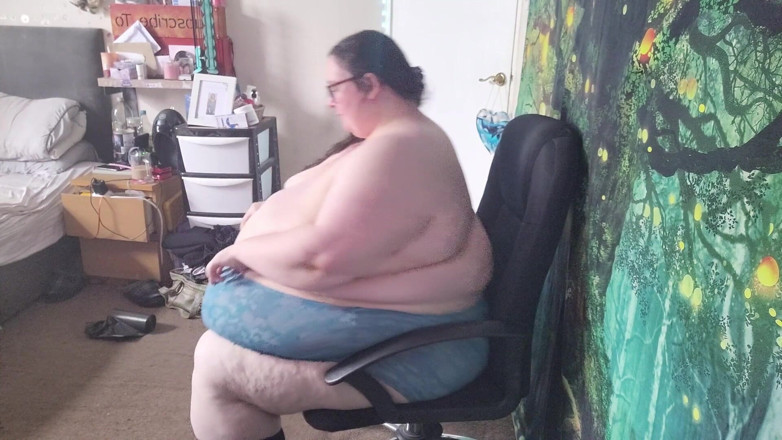 SSBBWLadyBrads: Sbbw Grwm -kläder försöker efter dusch del 1