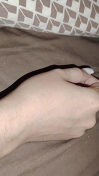 Tocó La Mano De Mi Hermanastra Con Mi Polla