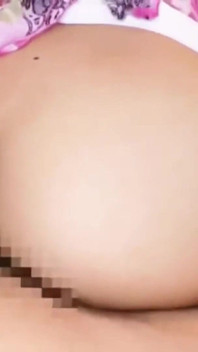 Splendida istruttore con un viso e un corpo perfetti è diventato il star di un esclusivo servizio domestico privato
