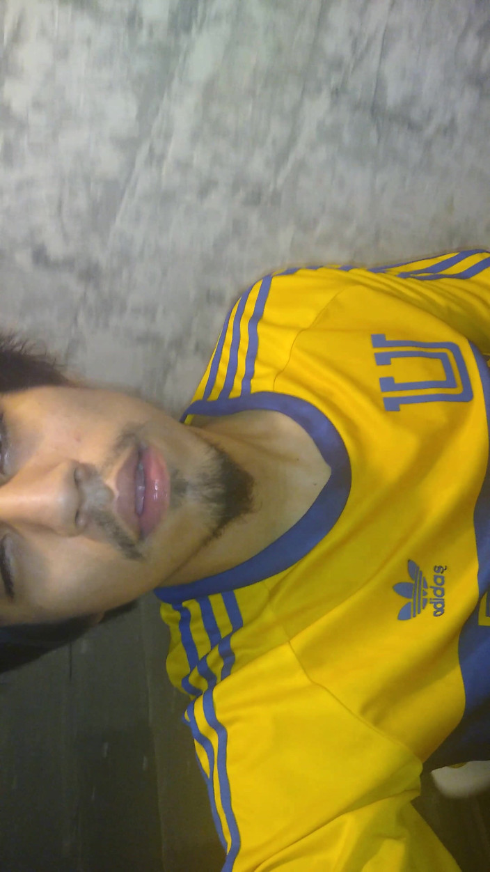 AlexAlejandro13: Удивительный член, который колет меня на кончике очень богатый, как он становится большим