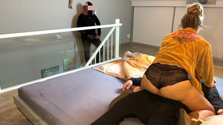 Projectsexdiary: Ibu rumah tangga selingkuh mendapat dua creampies