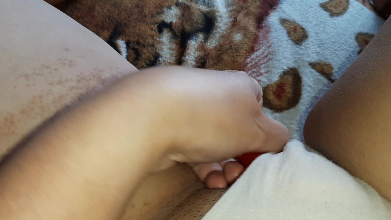 Lesbian-candys: 사정할 때까지 바이브레이터로 클리토리스를 따먹어