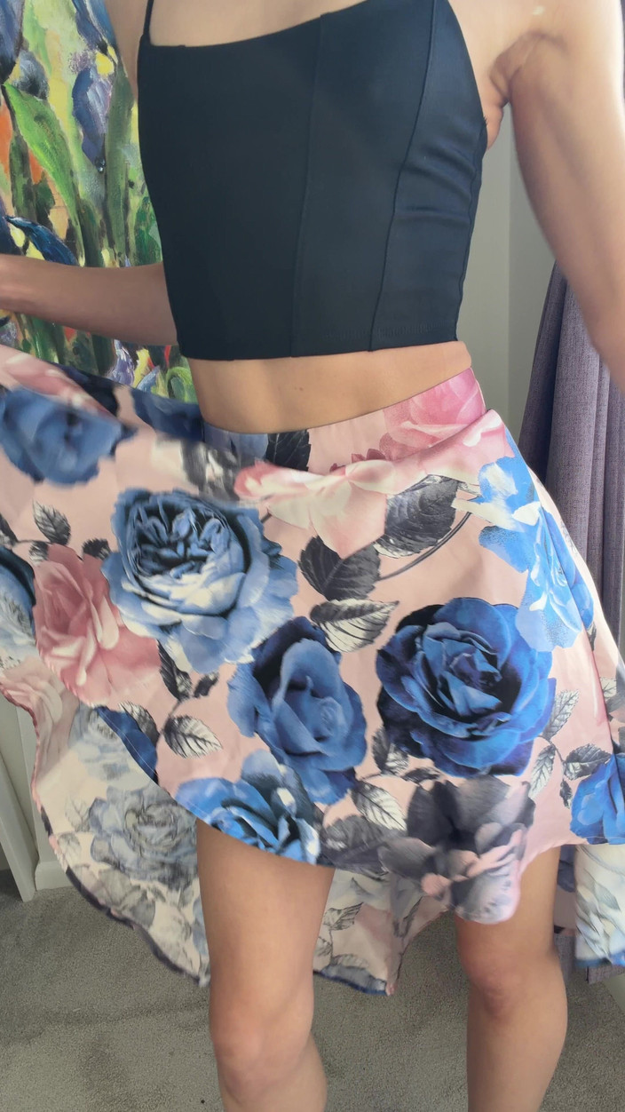 Ms_Emmy_Lynn: Gonna di raso senza mutandine provocanti