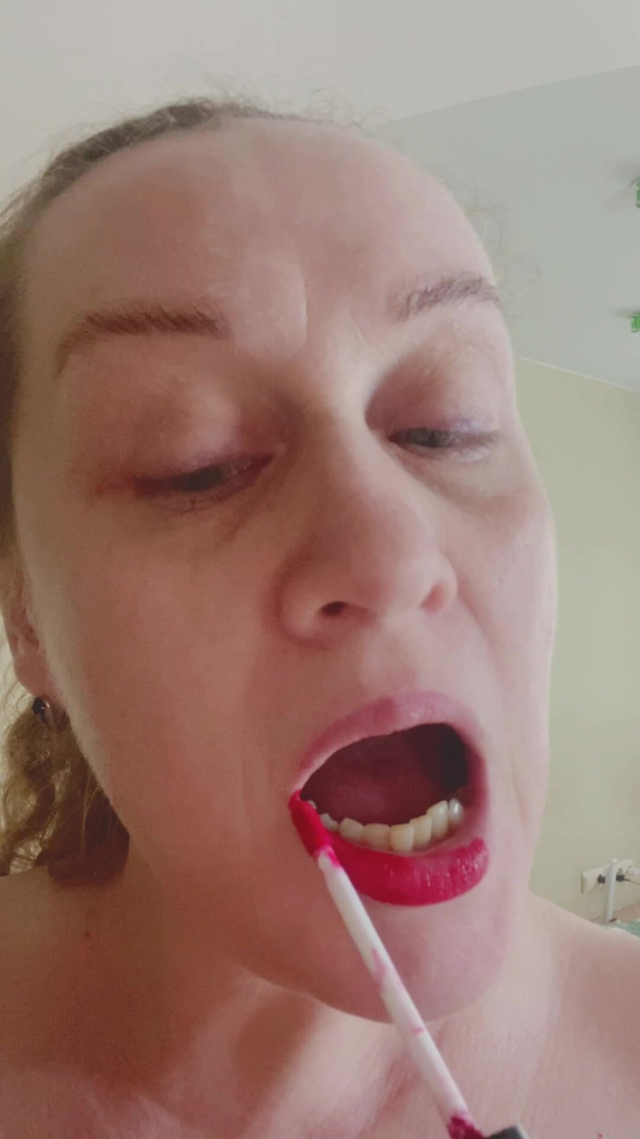 VikkiGeorgia: Lápiz labial rojo