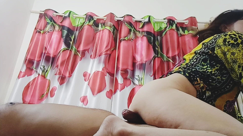 Bolly Karma: 하이엔드 걸레녀 하우스 마누라