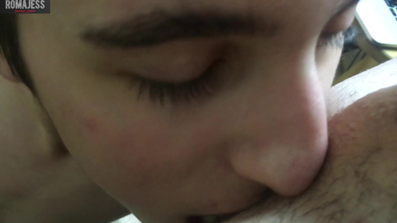 Roma Jess: 18 year old cute boy licks my ass and cums