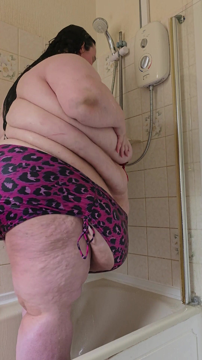 SSBBWLadyBrads: sensual cewek super semok ini dientot habis-habisan