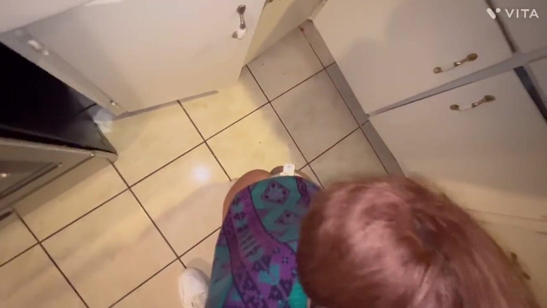 Fijii pornbox: L-am prins uitam hentai porno lol așa că l-am lăsat...