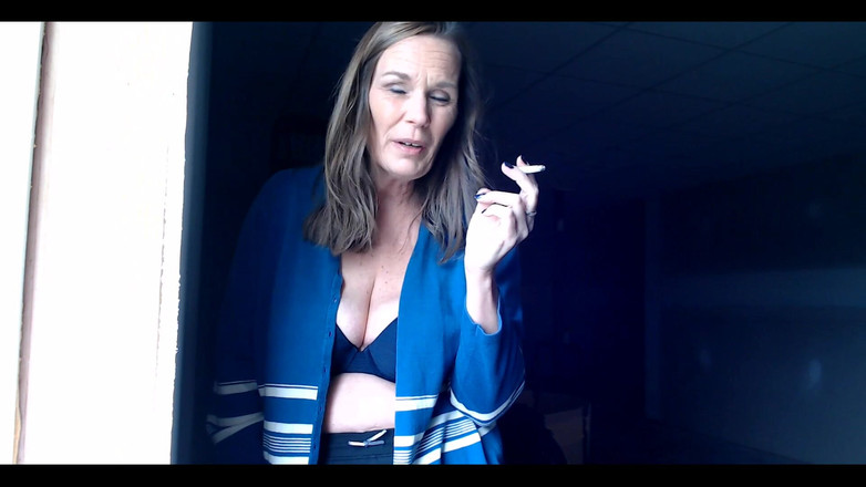 KimitheMilfMommy: Kouření JOI