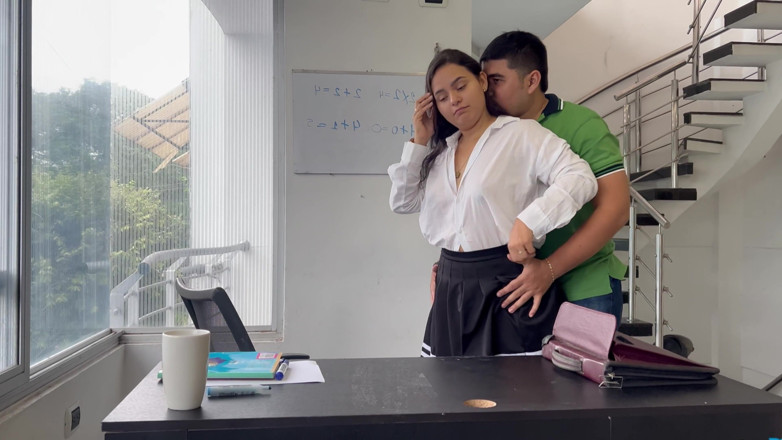 Pronoia Mey: 我上课时狠狠地操英语老师