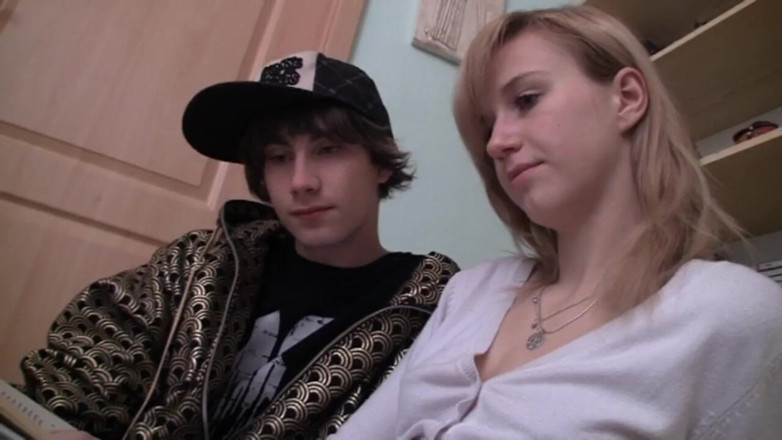 Dirty wish with teen: Götü sikişen güzel bir sarışın