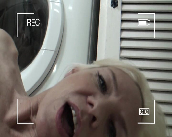 Planete Francaise: Sexy blonde französische MILF reitet schwanz in selbstgedrehtem video