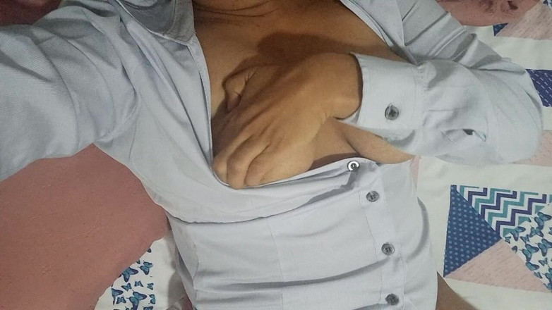 PATY PATY: Moje malá masturbace v posteli se stříkacími orgasmy