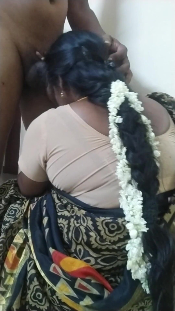 Saranya: Pompino con sega con capelli