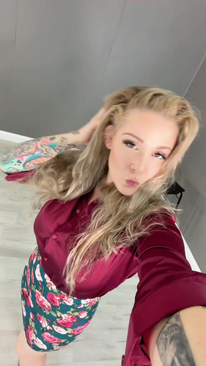 Miss Whitney Morgan: Bts Saturday