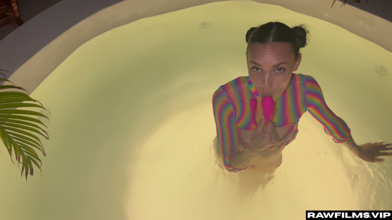Alex Goes: Wet Latina Teasing Me by the Pool