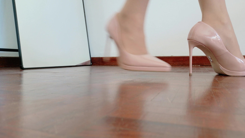 Kinky Lyrical: 高跟鞋asmr - 尖高跟鞋