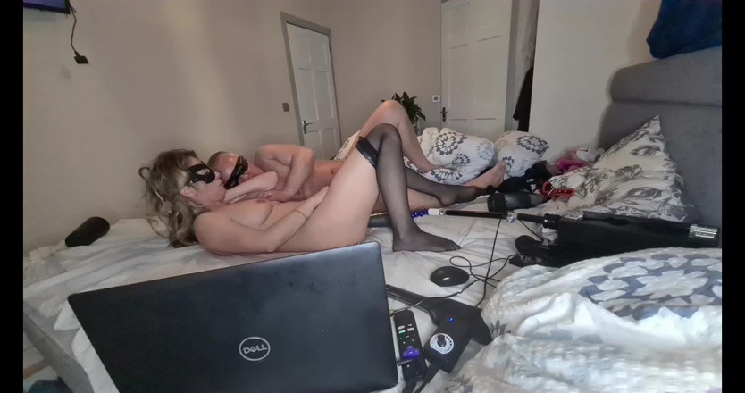 Anal Fetish Couple: Podvádějící manželka mluví sprostě s obrovským robertkem v její kundičce