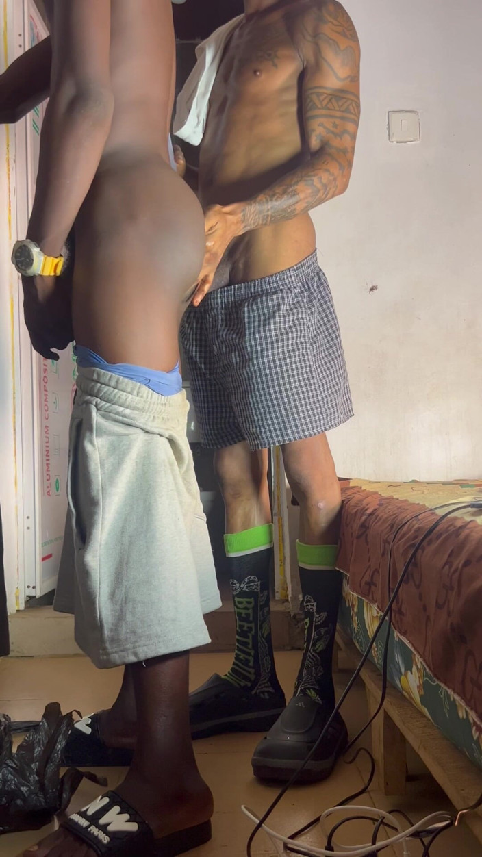 Dickofpolicy: Abang tiriku dan kontol becekku